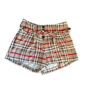 CUTE SHORTS Women Size 1X Beige Plaid Shorts with Belt and Buttons​